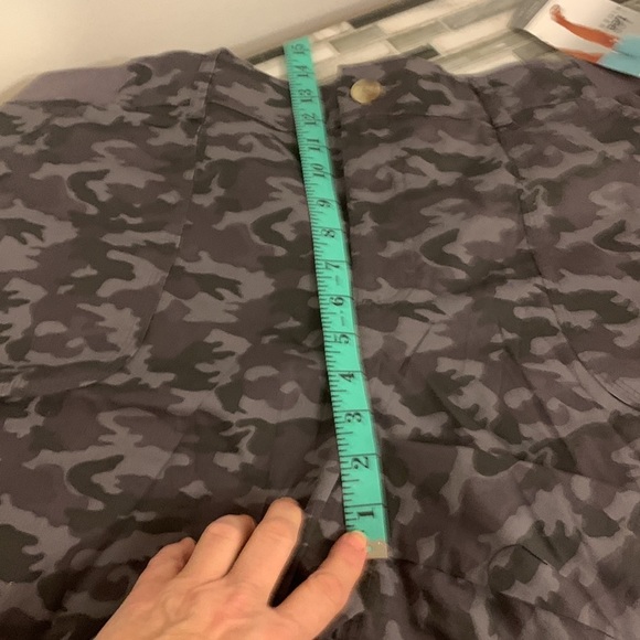 RIDERS BY LEE Camouflage Pattern Grey Utility Shorts Size 20W plus size - Picture 10 of 14